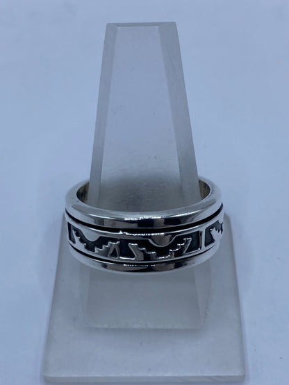 Anillo Giratorio de Plata 925 con Diseño Tribal Calado — vista lateral