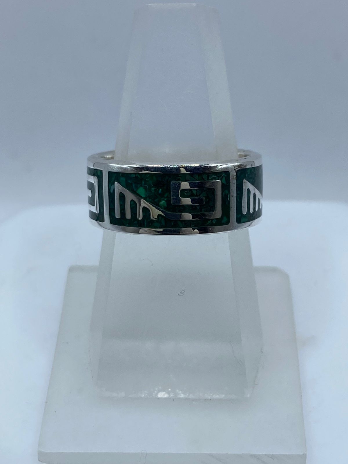 Anillo Greca Ancestral en Plata .925 con Malaquita Natural — vista lateral