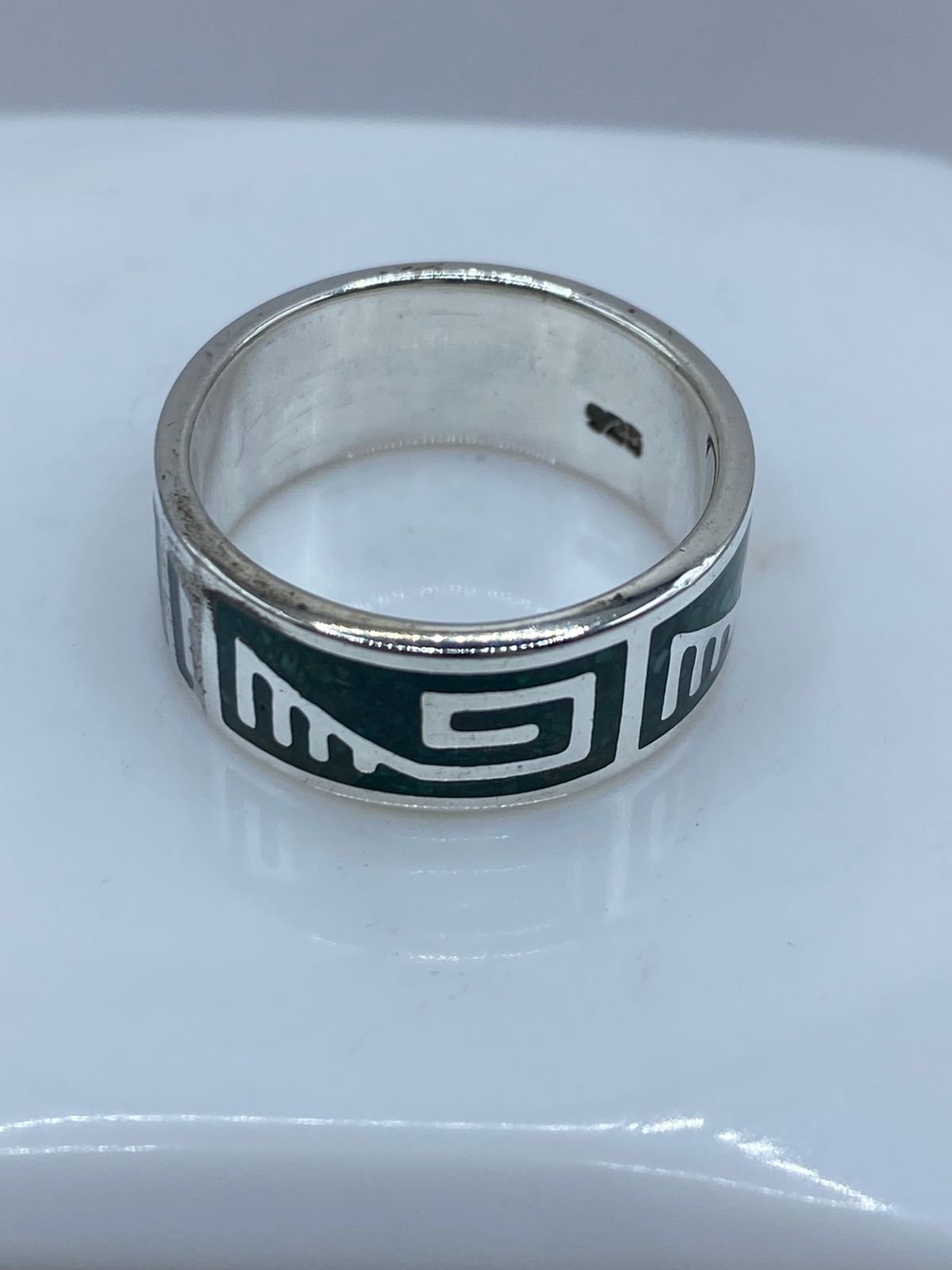 Anillo Greca Ancestral en Plata .925 con Malaquita Natural, sello de autenticidad Plata Ley .925