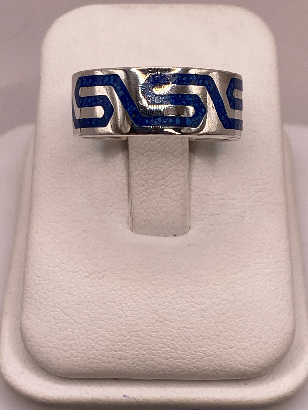 Anillo Greca Azul de Plata .925 con Incrustaciones, vista frontal