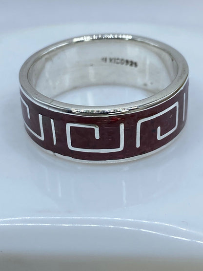 Anillo Greca Continua en Plata .925 con Coral Rojo, sello de autenticidad Plata Ley .925