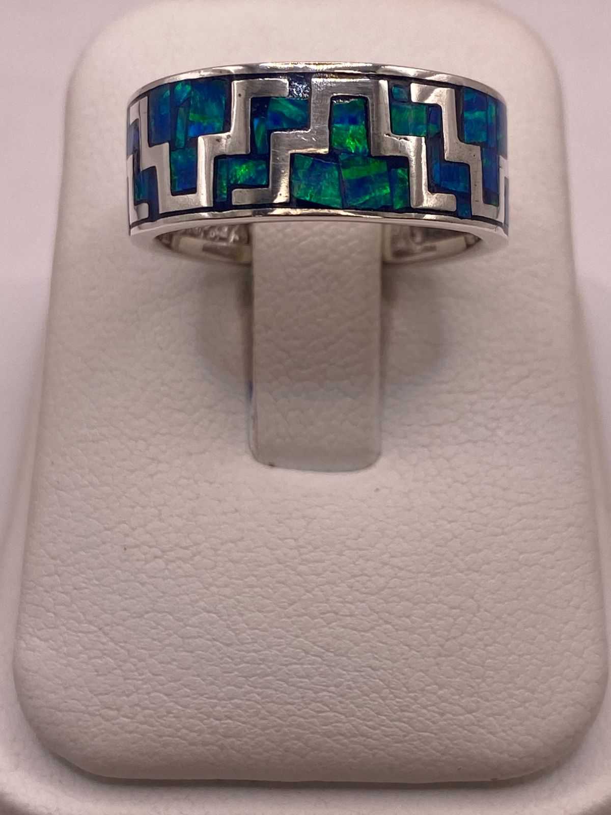 Anillo Greca Geometrica Continua con Ópalo de Fuego en Plata .950, vista frontal