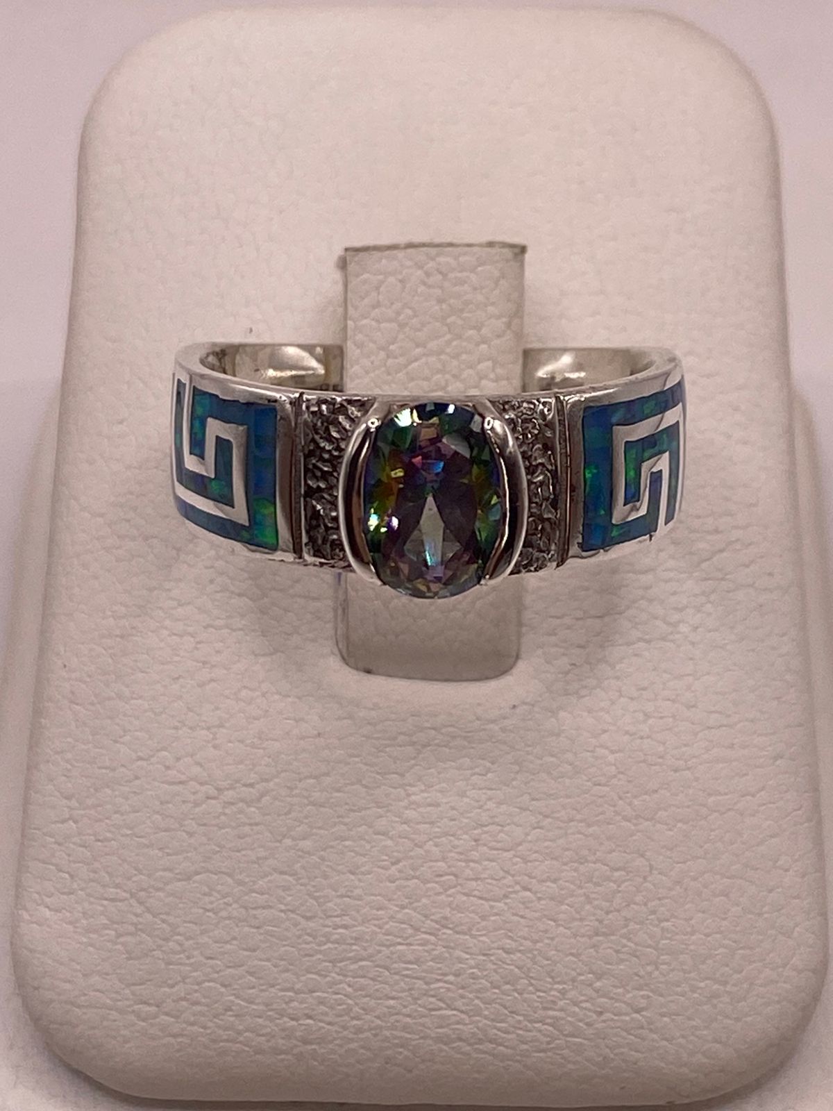 Anillo Greca Geométrica con Ópalo de Fuego y Zirconia en Plata .950, vista frontal