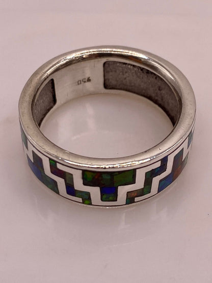 Anillo de Greca Geométrica con Ópalo de Fuego Multicolor en Plata .950, sello de autenticidad Plata Ley .925