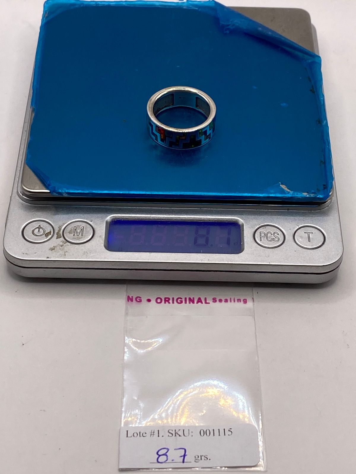 Anillo de Greca Geométrica con Ópalo de Fuego Multicolor en Plata .950, peso en gramos (báscula)