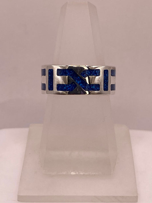 Anillo Greca Geométrica con Piedra Incrustada Azul de Plata .925 — vista lateral