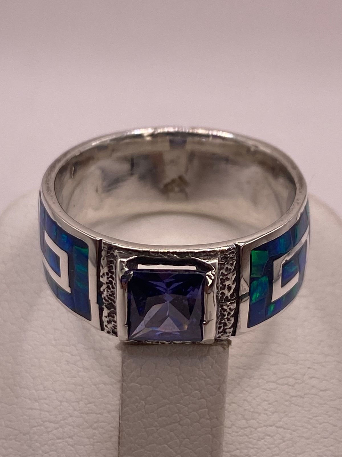 Anillo Greca Imperial de Plata 950 con Ópalo de Fuego y Zirconia, vista superior