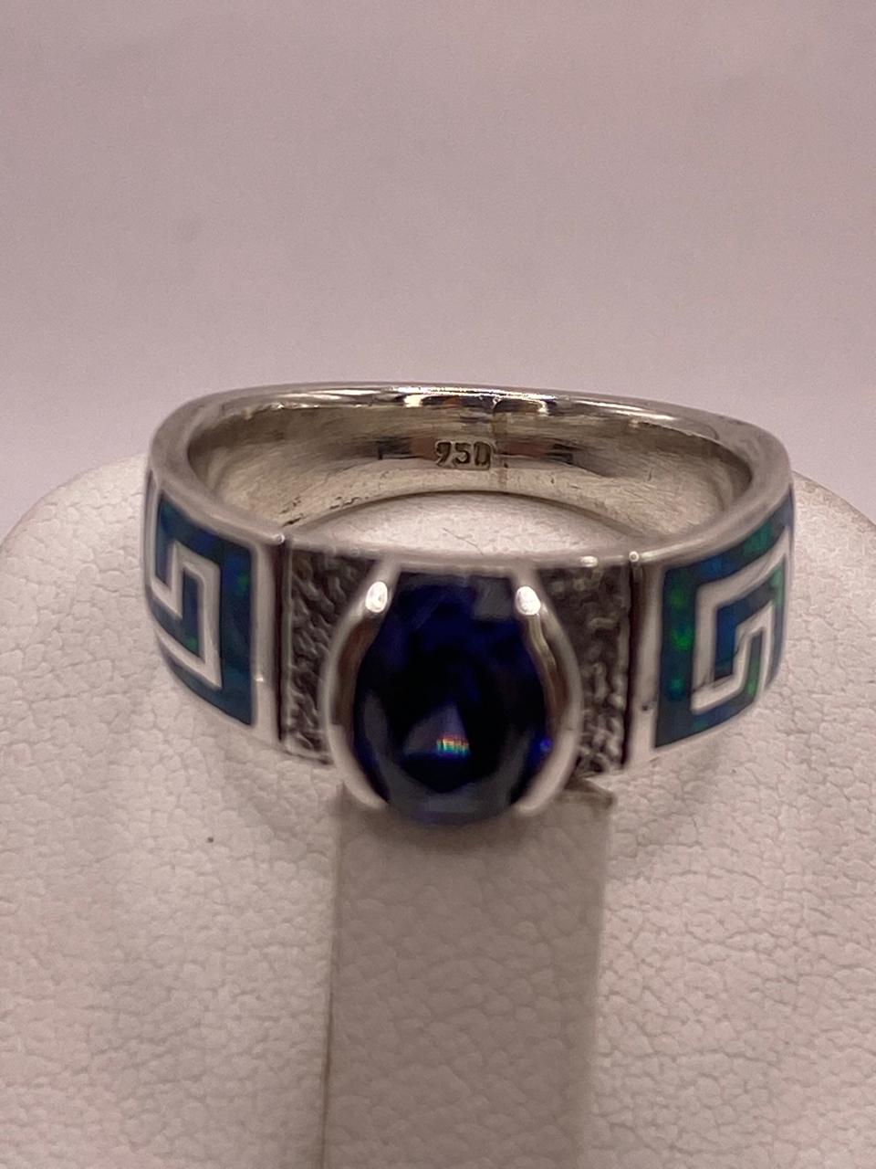 Anillo de Greca con Ópalo de Fuego y Zirconia en Plata .950, sello de autenticidad Plata Ley .925