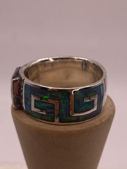 Anillo de Greca con Ópalo de Fuego y Zirconia en Plata .950, vista de detalle