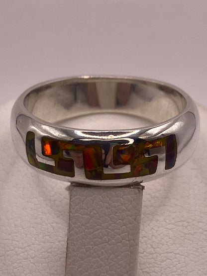Anillo Greca de Plata 950 con Ópalo de Fuego, vista de detalle