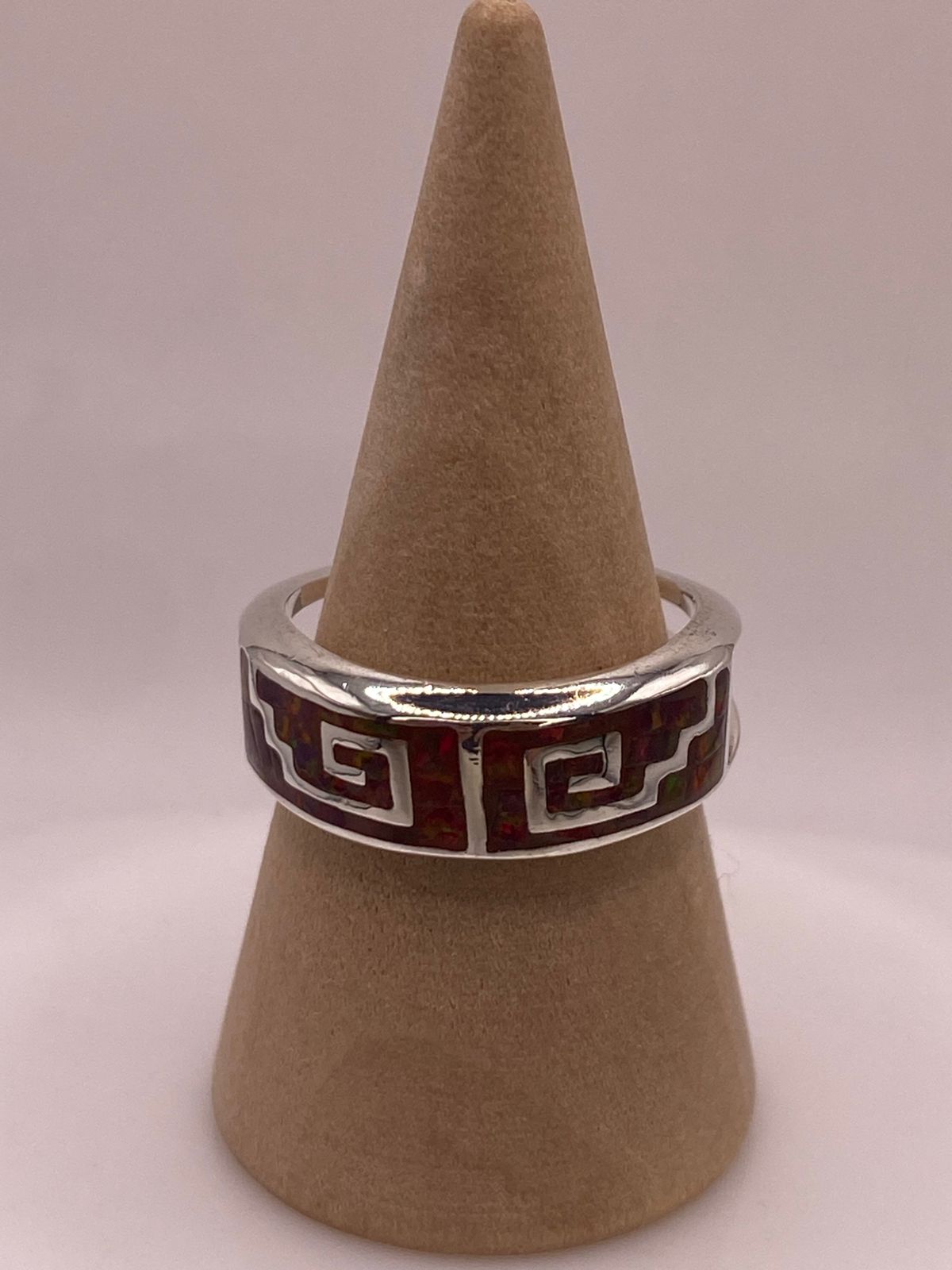 Anillo Greca de Plata 950 con Ópalo de Fuego, vista lateral