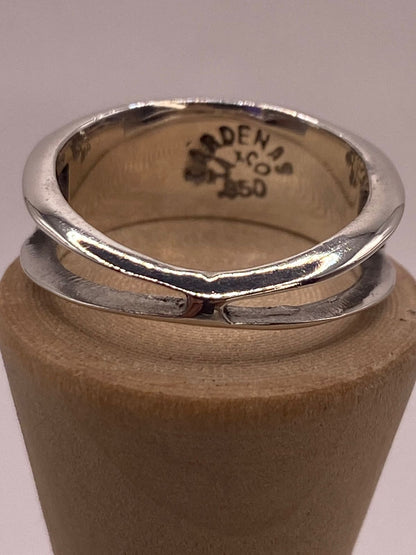 Anillo Greca de Plata 950 con Ópalo de Fuego, sello de autenticidad Plata Ley .925