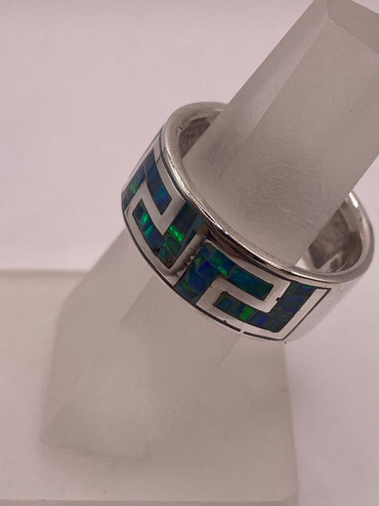 Anillo Greca de Plata 950 con Ópalo de Fuego, vista de detalle