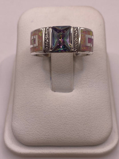 Anillo Greca de Plata 950 con Ópalo de Fuego y Zirconia Multicolor, vista de detalle