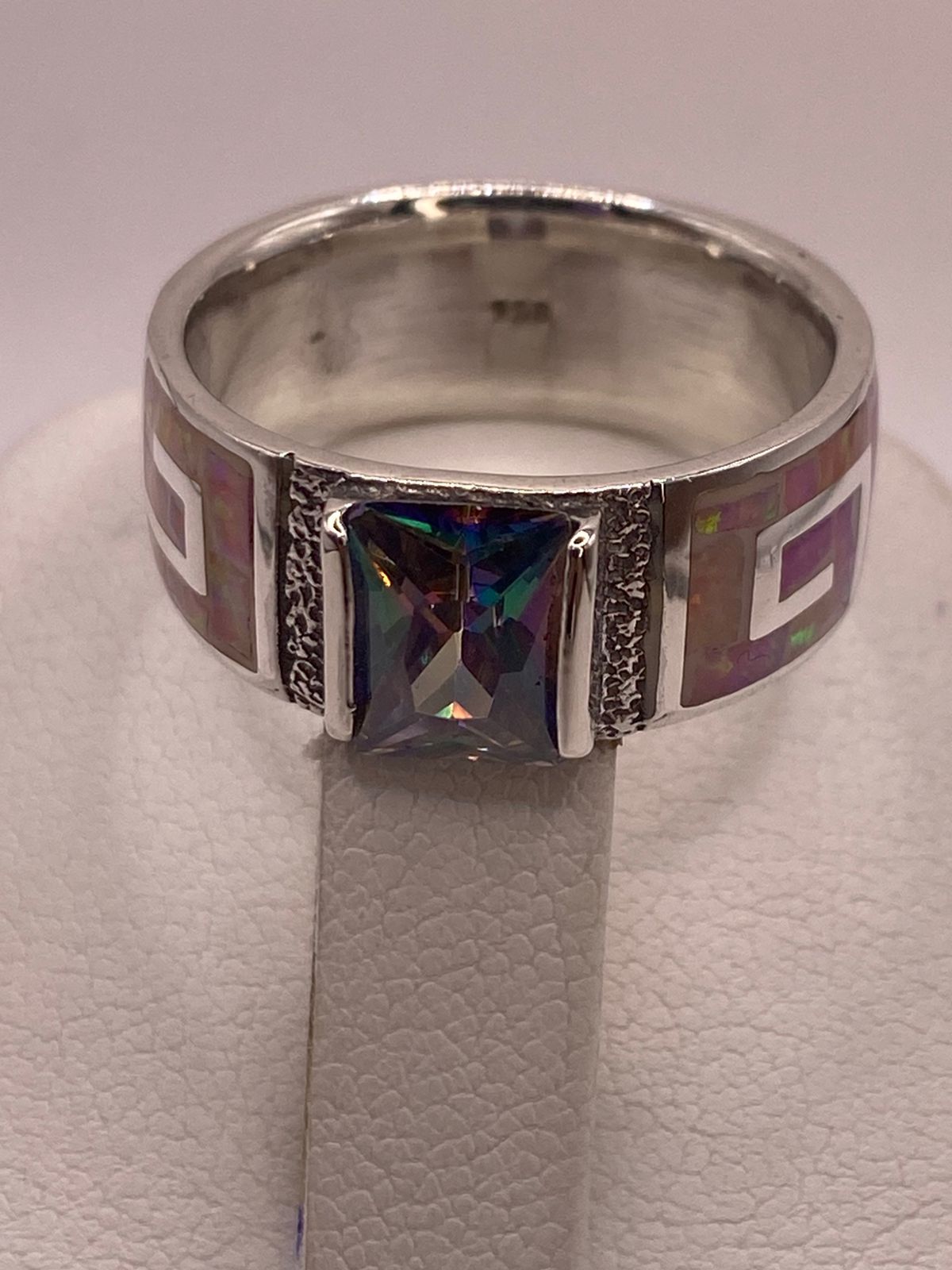 Anillo Greca de Plata 950 con Ópalo de Fuego y Zirconia Multicolor, vista posterior