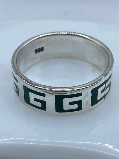 Anillo Greca Prehispánica en Plata .925 con Malaquita Natural, vista lateral