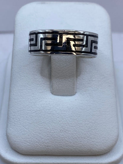 Anillo Greca Tipo Laberinto de Plata .925 con Obsidiana Negra — ángulo diagonal