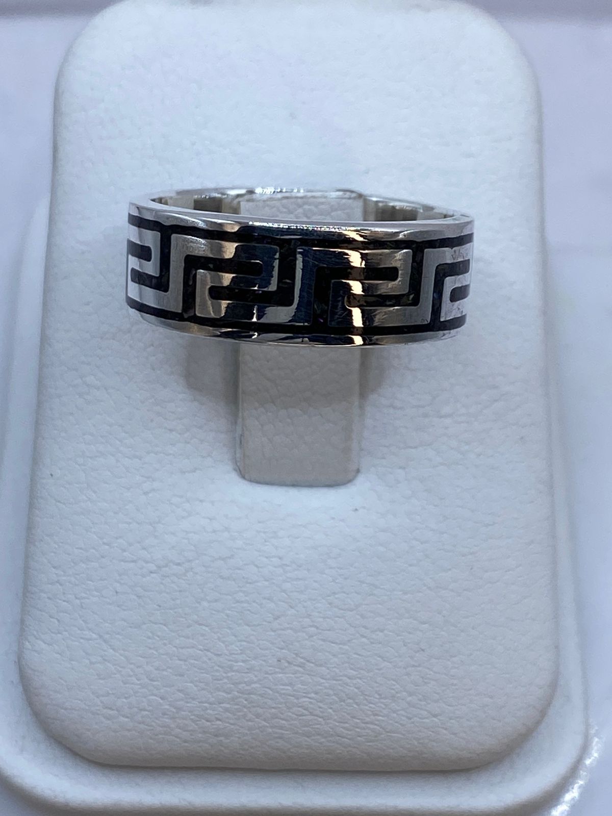 Anillo Greca Tipo Laberinto de Plata .925 con Obsidiana Negra, vista lateral