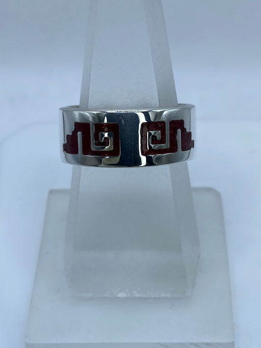 Anillo Greca Ancestral en Plata .925 con Coral Rojo — vista lateral