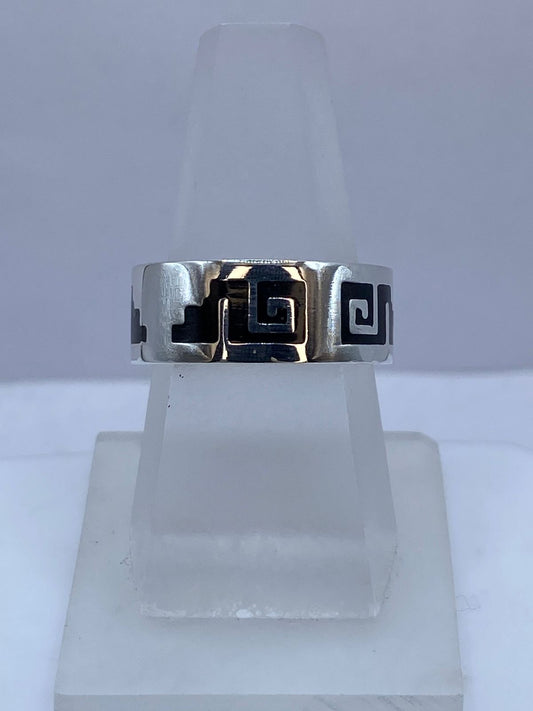 Anillo Greca Calado en Plata .925 con Obsidiana — ángulo diagonal