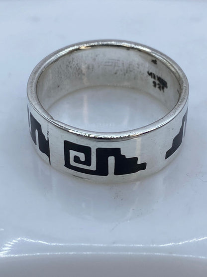 Anillo Greca Calado en Plata .925 con Obsidiana, vista de detalle
