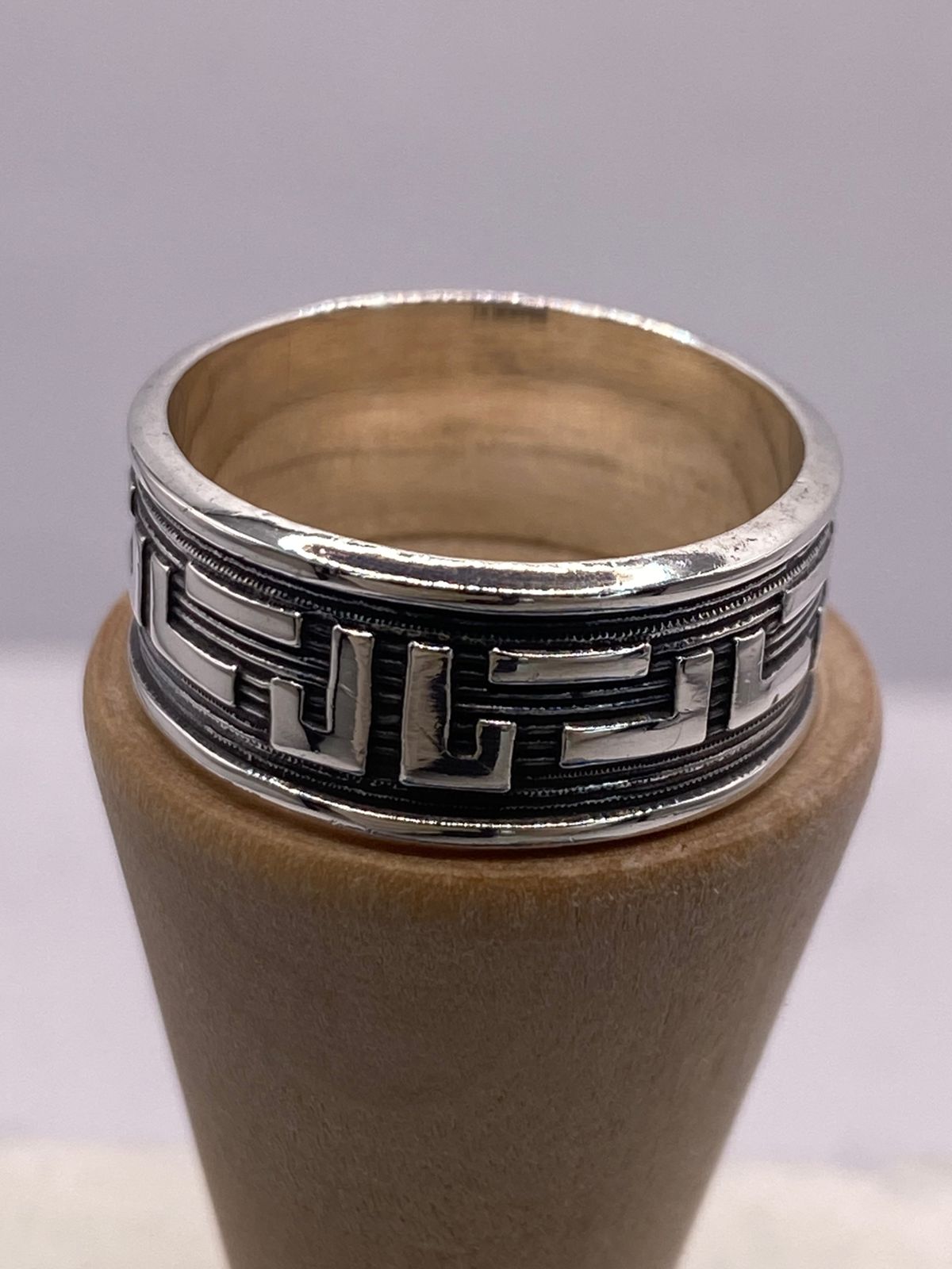 Anillo Greca Clásica en Plata .92, vista lateral