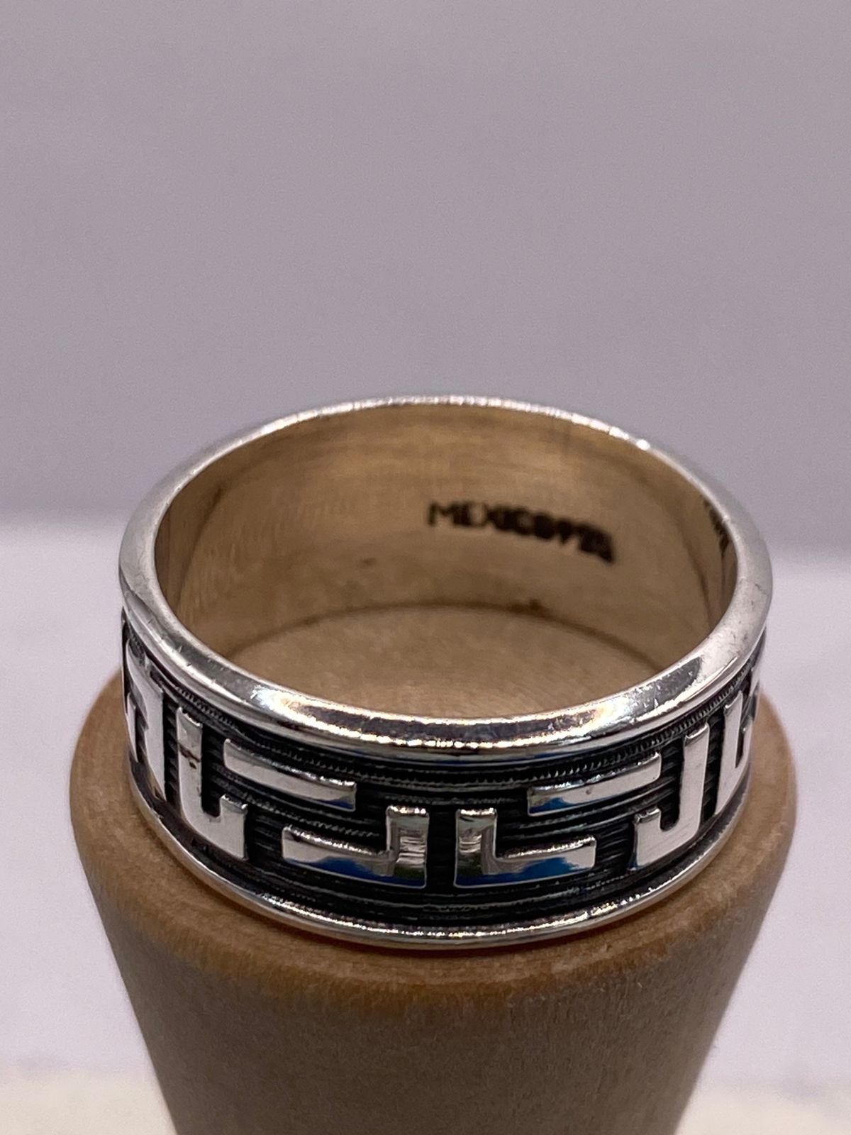 Anillo Greca Clásica en Plata .92, sello de autenticidad Plata Ley .925
