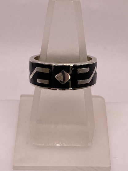 Anillo Greca Contemporánea en Plata .925 – Diseño Geométrico, vista lateral
