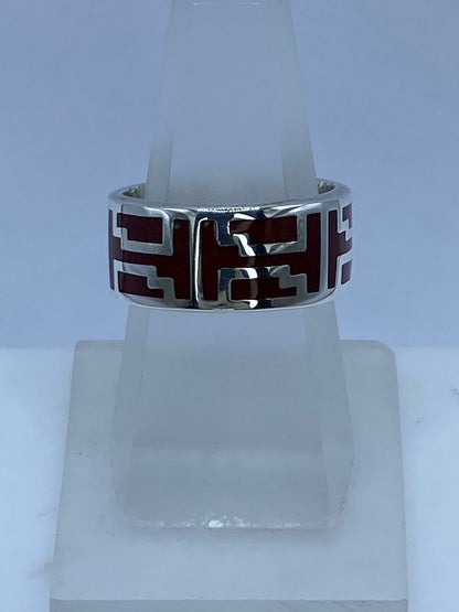 Anillo Greca Escalonada en Plata .925 con Coral Rojo — vista lateral