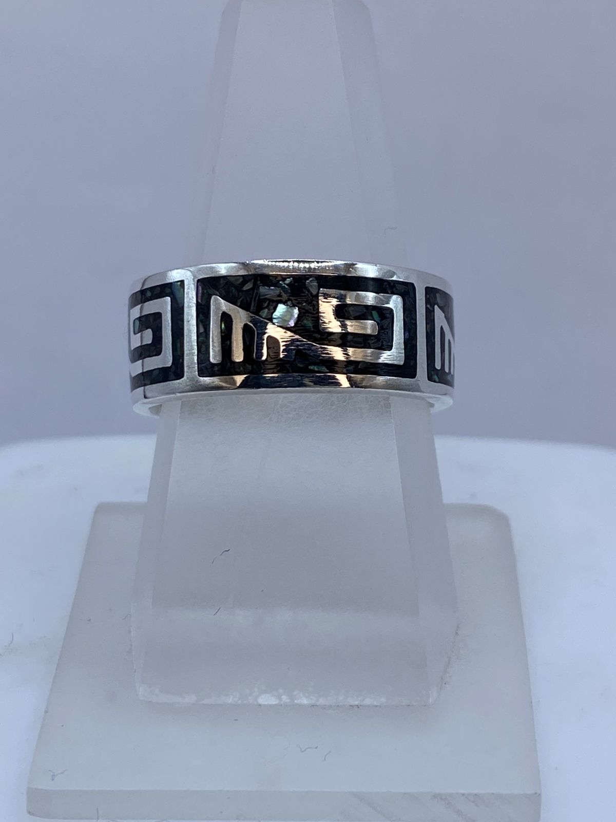 Anillo Greca Geométrica de Plata .925 con Obsidiana Negra, vista frontal