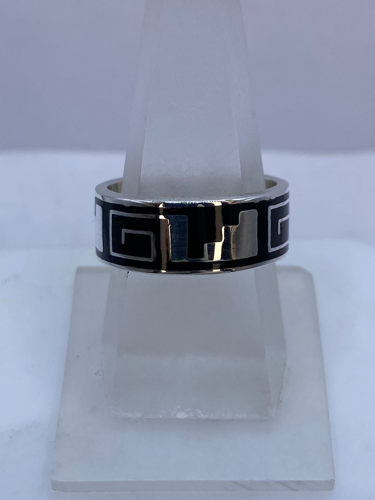 Anillo Greca Minimalista en Plata .925 con Obsidiana — vista lateral