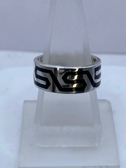 Anillo Greca Moderna en Plata .925 con Obsidiana, vista frontal