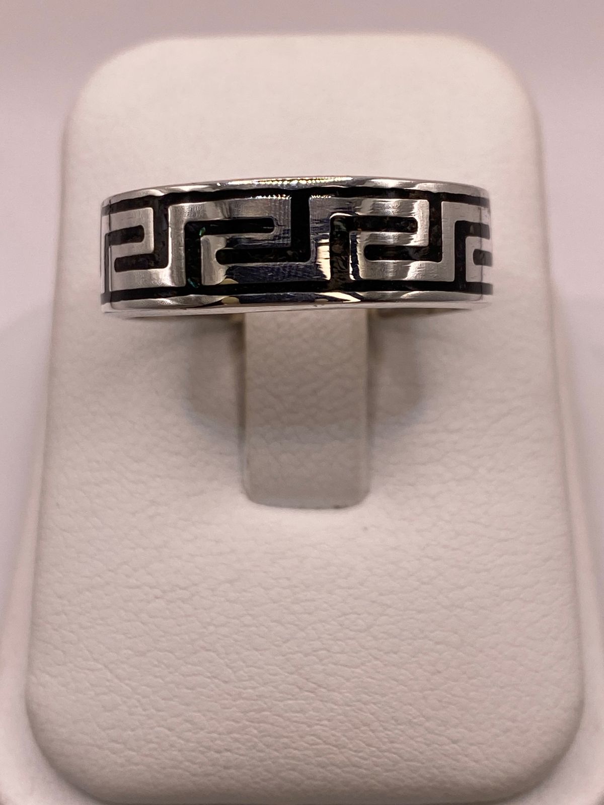 Anillo Greca Prehispánica de Plata .925 con Obsidiana, vista frontal