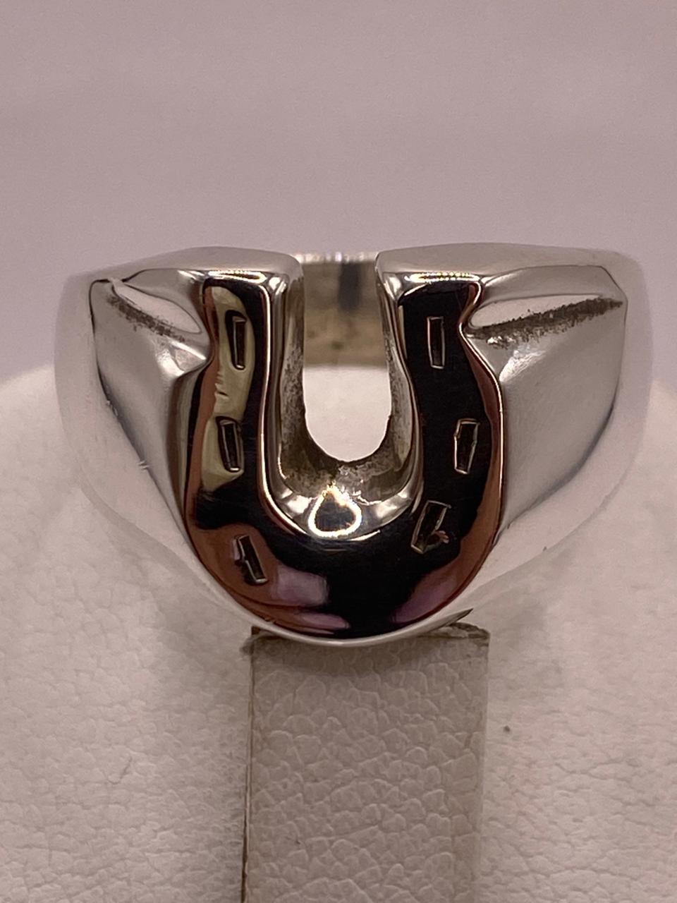 Anillo de Herradura en Plata .925, vista de detalle
