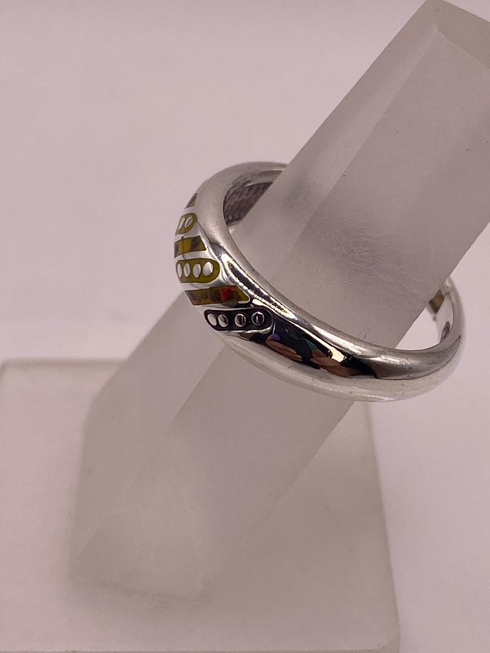 Anillo con Incrustación Diagonal de Plata 950 y Ópalo de Fuego, vista frontal