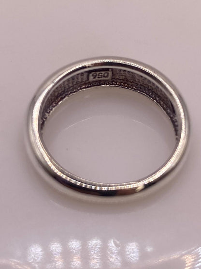 Anillo con Incrustación Diagonal de Plata 950 y Ópalo de Fuego, sello de autenticidad Plata Ley .925