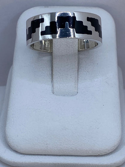 Anillo Inspirado en Pirámide de Plata .925, vista lateral