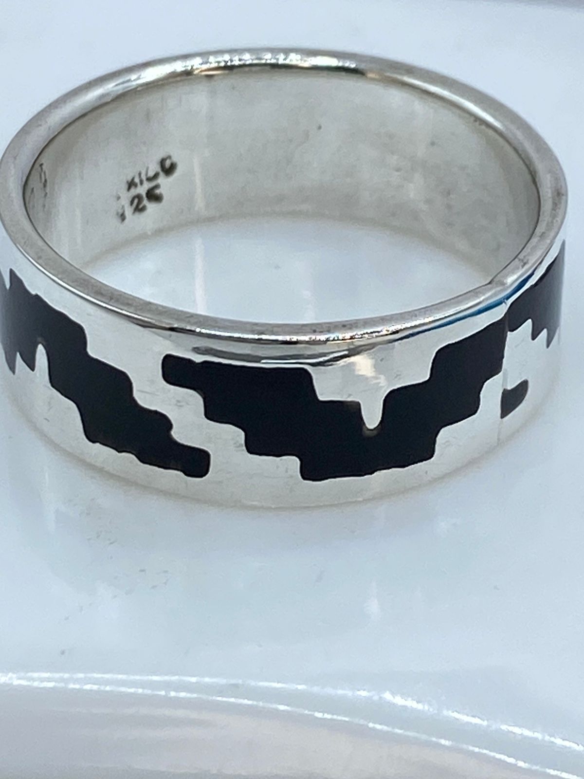 Anillo Inspirado en Pirámide de Plata .925, sello de autenticidad Plata Ley .925