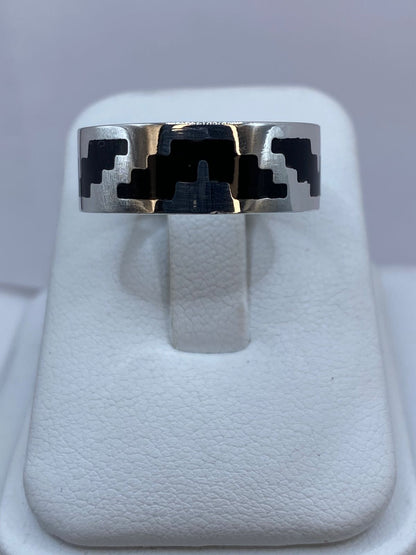 Anillo Inspirado en Pirámide de Plata .925 — ángulo diagonal