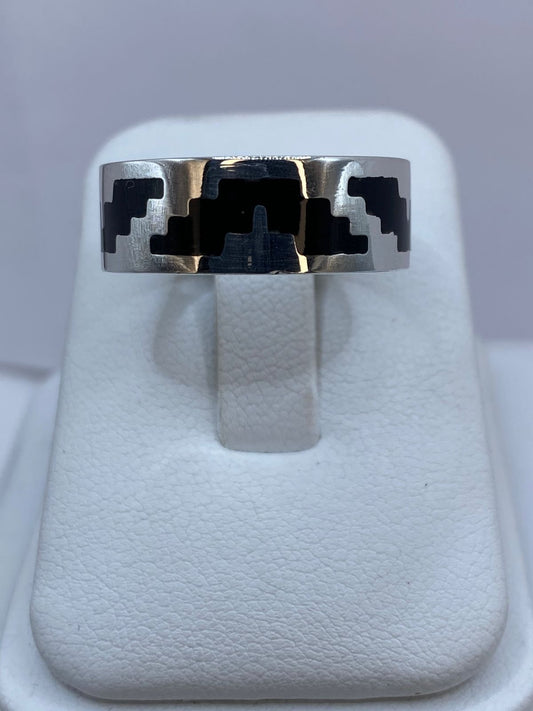 Anillo Inspirado en Pirámide de Plata .925 — ángulo diagonal