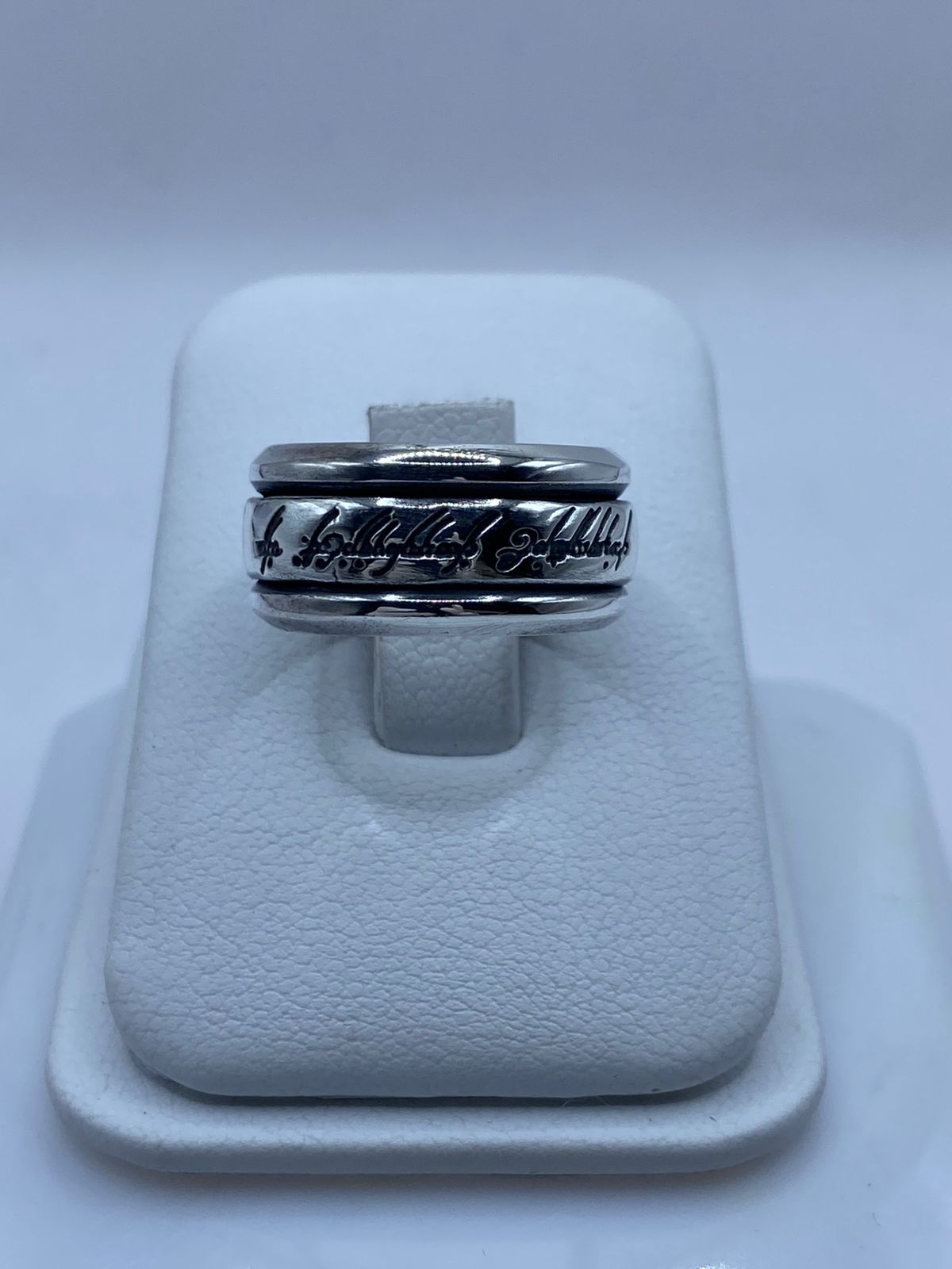 Anillo giratorio plata 925 con inscripción élfica grabada en cursivo, talla 6, artesanal Taxco México