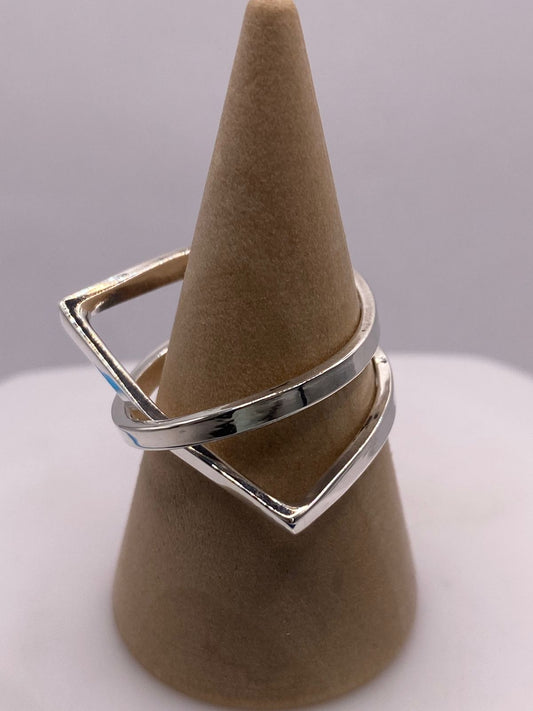 Anillo Líneas Entrelazadas en Plata .925, vista frontal