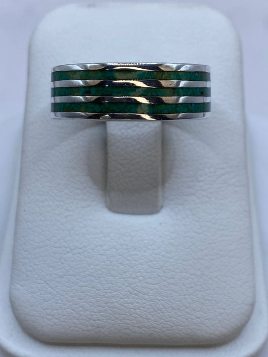 Anillo Líneas Eternas de Plata .925 con Malaquita — ángulo diagonal