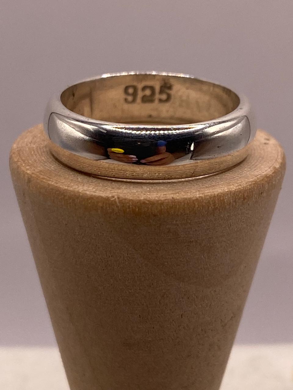 Anillo Liso Argolla en Plata .925, sello de autenticidad Plata Ley .925