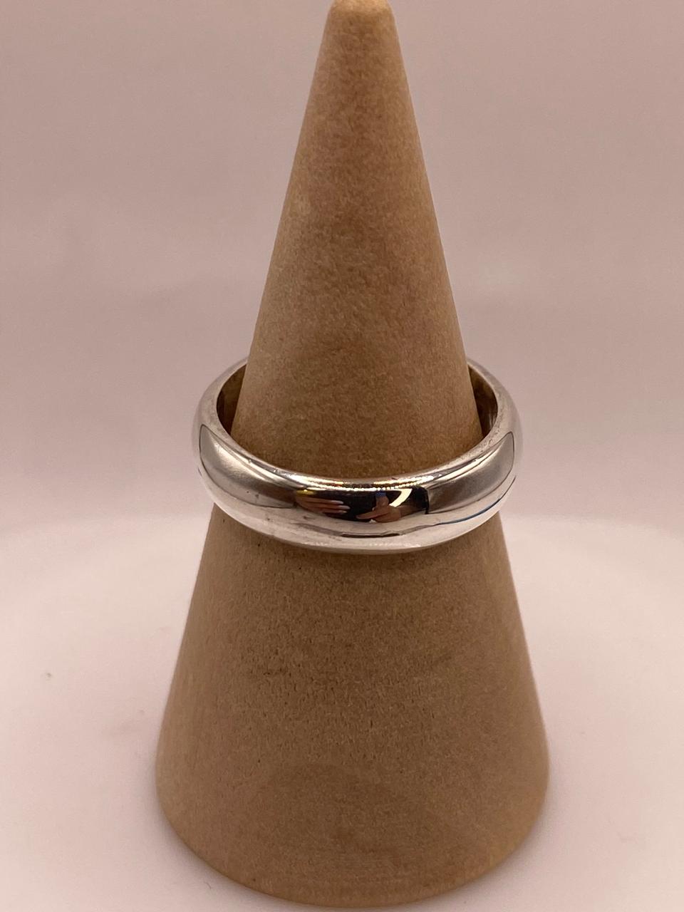 Anillo Liso Argolla en Plata .925, vista de detalle