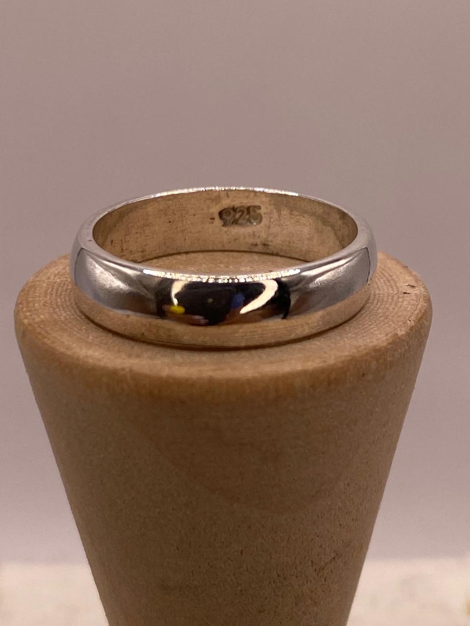 Anillo Liso Argolla en Plata .925, sello de autenticidad Plata Ley .925