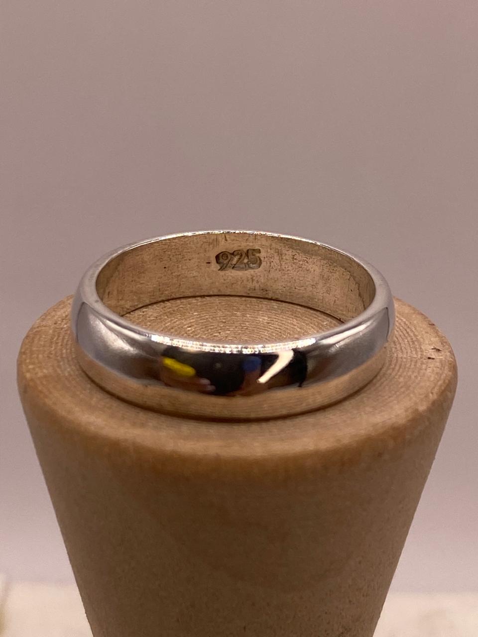 Anillo Liso Argolla en Plata .925, vista lateral