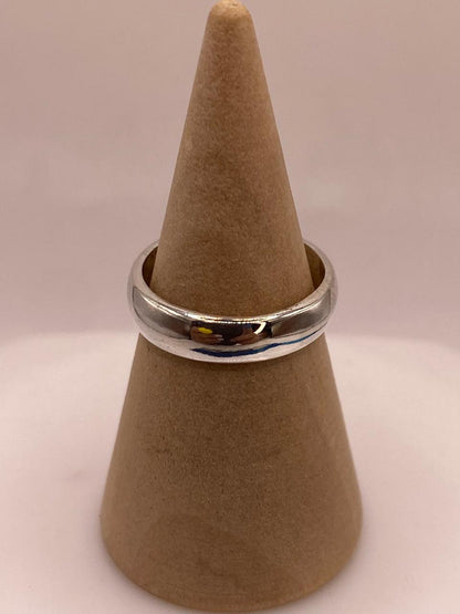 Anillo Liso Argolla en Plata .925, vista de detalle