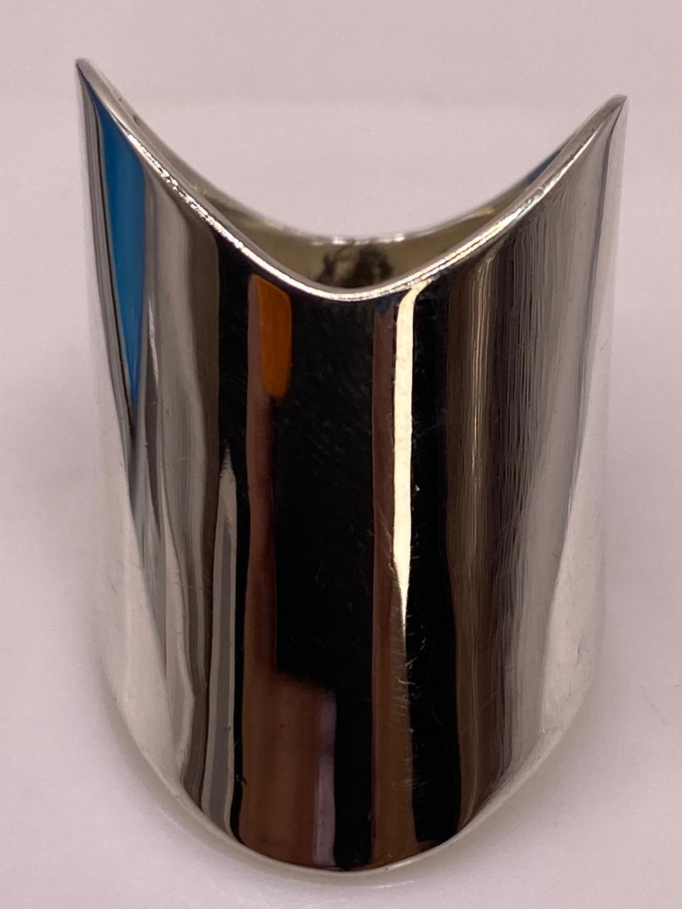 Anillo Liso de Plata .925 con Efecto Espejo, sello de autenticidad Plata Ley .925