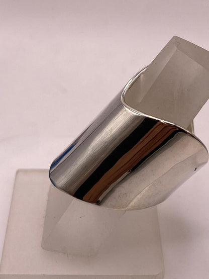 Anillo Liso de Plata .925 con Efecto Espejo, vista lateral